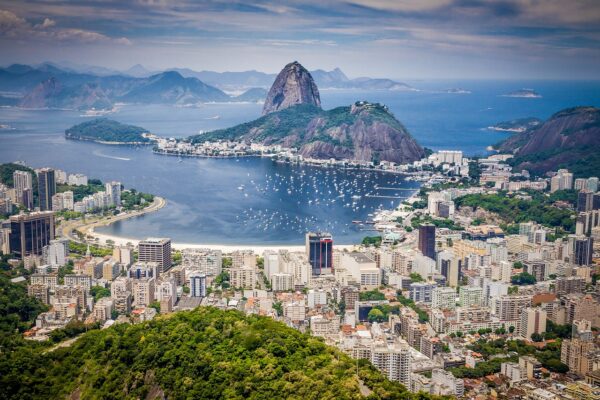 Nature, Sports & Paragliding: Adventure, Adrenaline, and the Discovery of <span class="highlighted-country">Brazil</span">